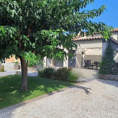 Belle Avec Piscine Vue Montagne A 10 Mn De La A Villa