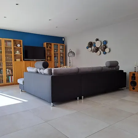 Belle Avec Piscine Vue Montagne A 10 Mn De La A Villa