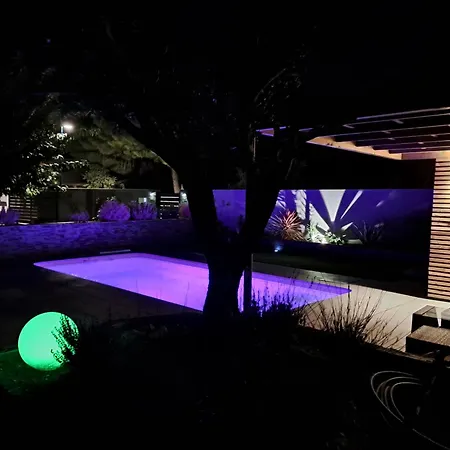 Belle Avec Piscine Vue Montagne A 10 Mn De La A